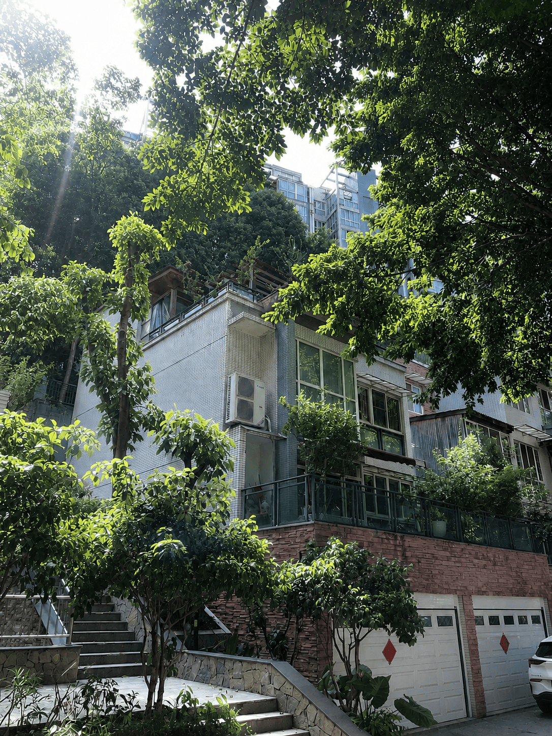 商丘岛居岁月从容升级：小小岛老别墅加装蒂升悦行款电梯